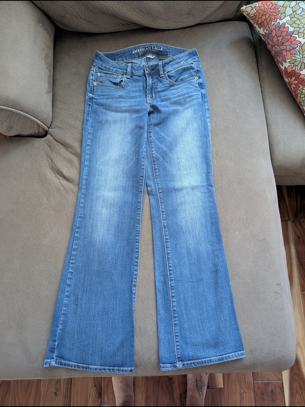 American Eagle Outfitters Women's Mid Wash Flare Jeans